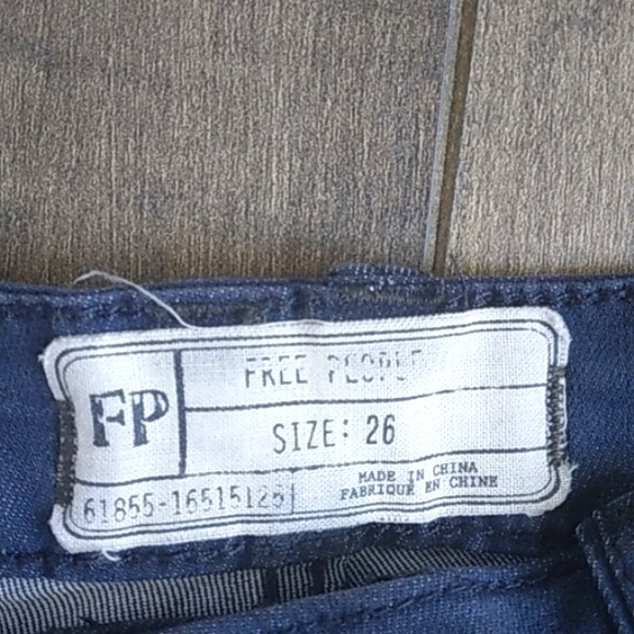 ANTHROPOLOGIE FREE PEOPLE NAVY BUTTON FL/ SIDE LACE SHORTS WOMANS 26 - Picture 2 of 8